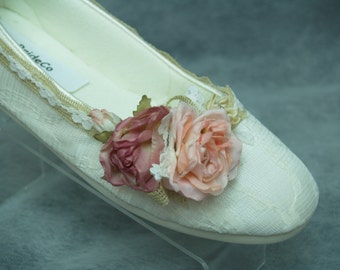 Rustic Wedding Vegan Flat Shoes Burlap Mauve Peach Flowers, memory foam Cushioned wedding slippers FLATS comfortable rustic country style