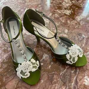 Olive green/Ivory Mid Heels lace,Green closed toe heels with T-strap and ankle strap, Shoes Olive green with pearls appliqué  satin heels