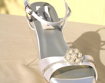 Wedding Comfort Shoes Wedge 1 inch heel, Crystals and Pearls brooch Short Heel,White Satin Open Toe Bridal Sandal, Bling, Old Hollywood,Deco