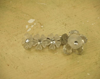Hair clip three clear acrylic flowers with rhinestones and organza flowers 2.5'', silver hair barrette accessory, wedding, prom, party