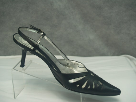 Black Leather Shoes pointy style mid heel, Pointy… - image 4