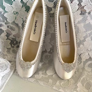 Communion Satin Shoes Bling Crystal Heart crystals edging shoe,Flower Girl Wedding Ballet style Slippers,Girls Bling Shoes Closed Toe Flats,