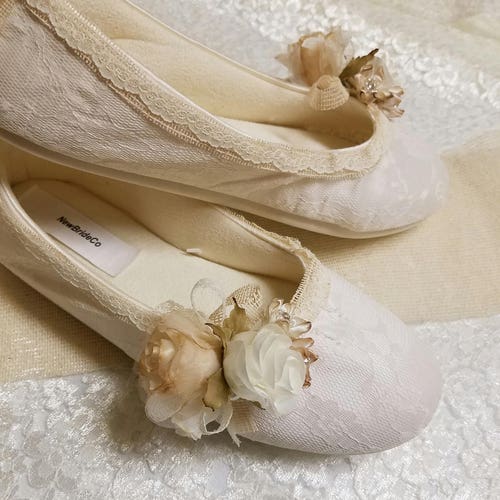 Champagne Wedding Flats Vegan Burlap Trimmed Rustic Chic factory style,Ivory Champagne flat shoes,Rustic Country Chic Garden Outdoor bridal slippers