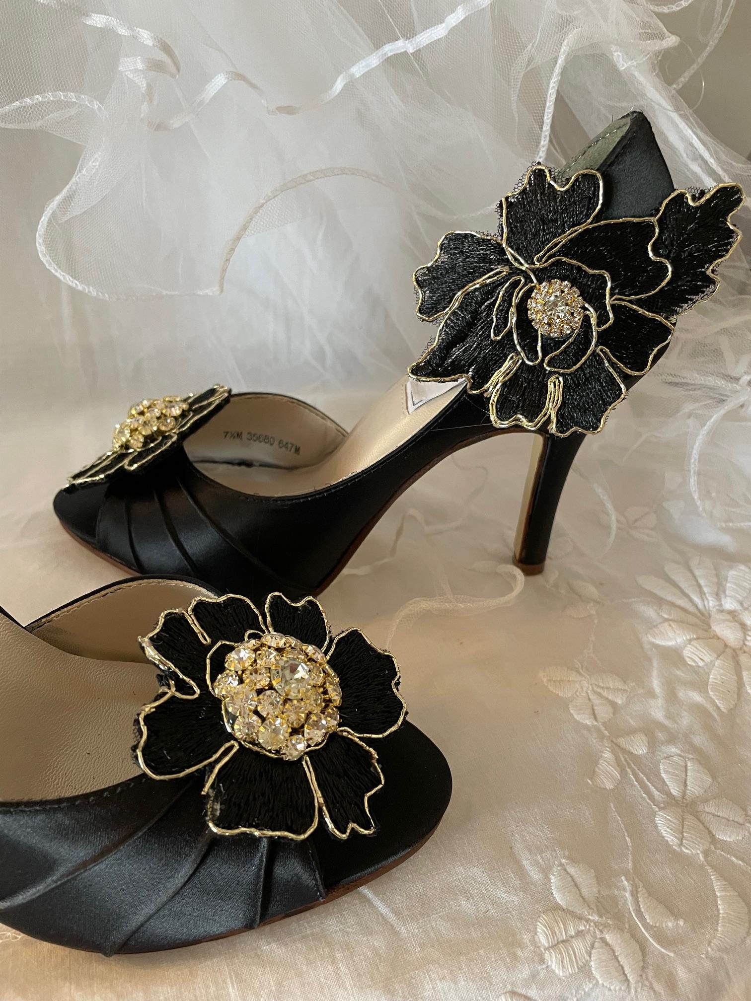 Black \u0026 Gold Flower Heels: Verschönerte Abschlussball-Schuhe - Etsy  Österreich, image size:1512x2016
