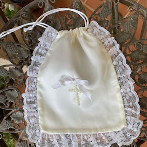 Piccola borsa in raso avorio per le necessità delle bambine della Comunione, decorata con applicazione a croce, borsa in raso per la Prima Comunione avorio, borsa in raso avorio
