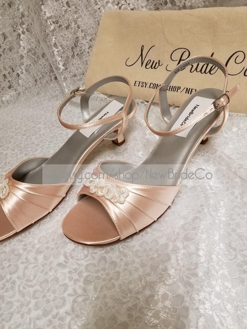 BluSH PINK Scarpe da sposa 1 3/4'' pizzo tacco PEARLS | Etsy