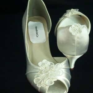 Wedding Shoes short kitten heel Ivory or White or Off-White, appliqués Embellished lace, comfortable peep toe, edwardian, renaissance, deco