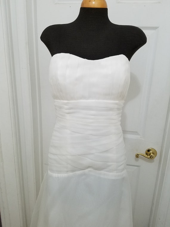 Light Ivory bridal gown strapless, SIZE 8 straple… - image 3