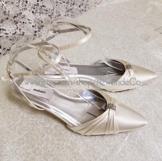 White low best sale heels closed toe