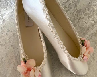 Blush Pink Flowers Flats Satin Shoes,Blush Pink Bridal Flat shoes, Wedding Shoe,Offwhite shoes Blush Flowers, Ballet Style Slipper, Satin
