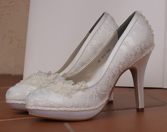 Closed toes Ivory High heels with platform 3 3/4" heel,Ivory lace platform high heel,Wedding Ivory lace high heel shoes old Hollywood style,