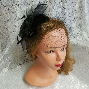 BLACK wedding Headpiece, BLACK Birdcage Veil, black big flower, modern vintage Gothic look, Gothic veil fascinator, retro veil