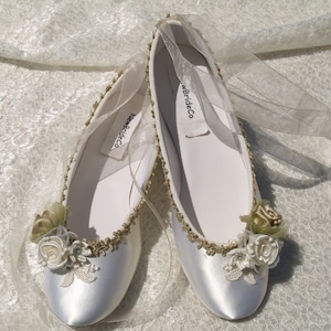 Ivory Green color Bridal Flats Satin Shoes,Celadon green Bridal Flat shoes, Wedding Off White shoes Green Flowers, Lace Up style Slipper, XV