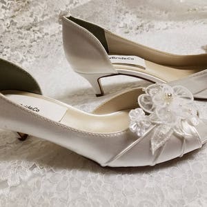 Off-White Wedding Shoes kitten heel Ivory or Off-White Embellished with lace flower, comfortable peep toe shoe low or mid heels,