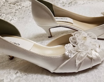 Off-White Wedding Shoes kitten heel Ivory or Off-White Embellished with lace flower, comfortable peep toe shoe low or mid heels,