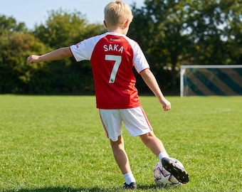 Conjunto de camiseta de fútbol Saka 7 para niños / Camiseta y pantalón corto de fútbol rojo y blanco / Equipación de fútbol juvenil / Regalo para aficionados del Arsenal / Conjunto deportivo para niños.