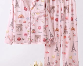 Pijama de satén de lujo con estampado parisino / Regalo para el Día de la Madre / Pijama con estampado de la Torre Eiffel y dulces macarons, regalo de San Valentín