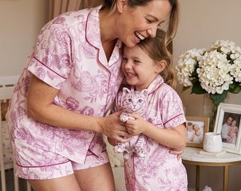 Adorable Cat Floral Print Pajama Set, Mother Daughter Matching Short Pajamas