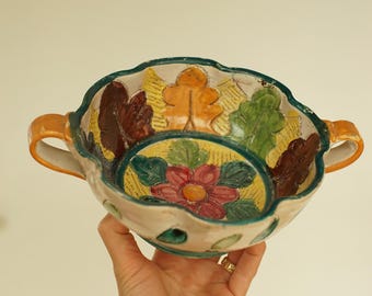 Hand-Painted Norwegian Ceramic Bowl with Floral Motif – Vintage Folk Art Style