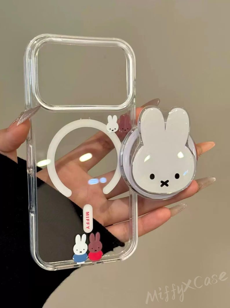 K&ouml;nnte beinhalten: Ein Set aus drei Keramikbechern mit gesprenkelter, matter Oberfl&auml;che. Die Becher sind in Creme-, Hellgrau- und Dunkelgraut&ouml;nen gehalten. Jeder Becher hat ein schlichtes, minimalistisches Design und einen abgerundeten Henkel.
