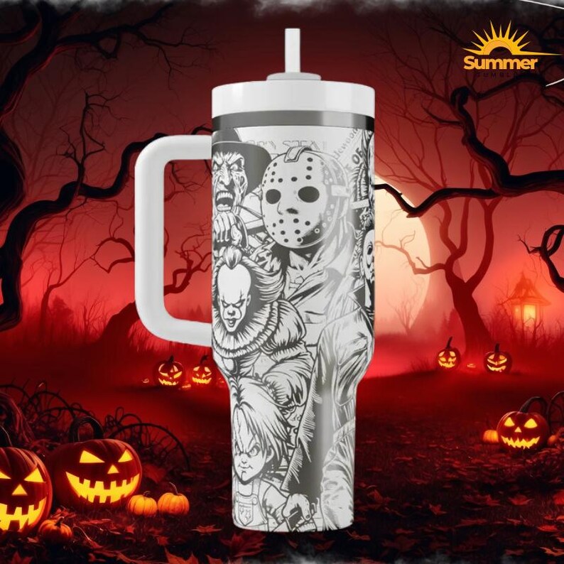 K&ouml;nnte beinhalten: Ein Set aus drei Keramikbechern mit gesprenkelter, matter Oberfl&auml;che. Die Becher sind in Creme-, Hellgrau- und Dunkelgraut&ouml;nen gehalten. Jeder Becher hat ein schlichtes, minimalistisches Design und einen abgerundeten Griff.