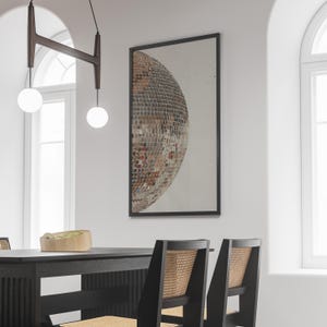 Op de afbeelding: Een rustiek houten bord met de tekst "Welcome to our home" in een handgeschreven stijl. Het bord heeft een verweerde afwerking en een eenvoudig, uitnodigend ontwerp, ideaal voor een veranda of entree.