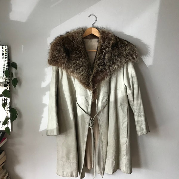 Vintage 1960s Bonnie Cashin for Sills Cream Leather Coat with Fur Collar