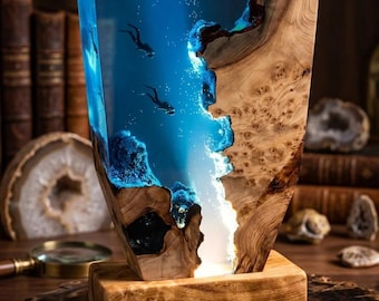 Ocean Resin Lamp – Diver Scene, Wood Base, Ambient LED Night Light