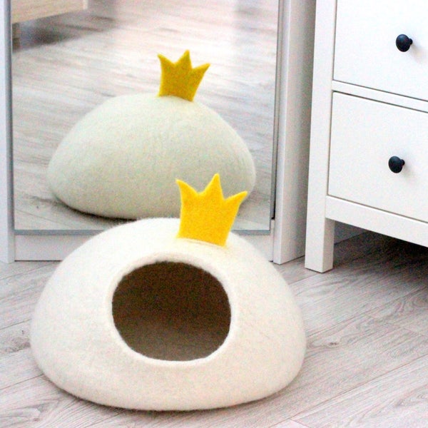 White cat bed with princess crown wool cat cave cat house handmade cat bed original gift for pets small dog bed stylish home decor modern