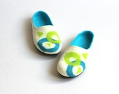 Men house shoes felt from wool, warm Valentines gift love, felted wool clogs, stylish home slippers, white teal green unisex slippers