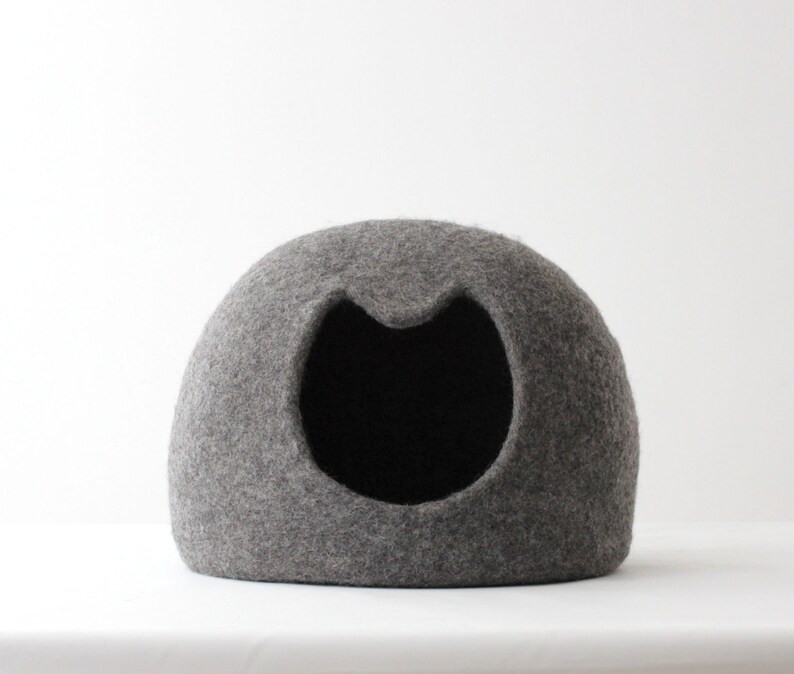 Natural gray cat bed cave cot pet house. Gift for cat. Felt wool cat house. image 3
