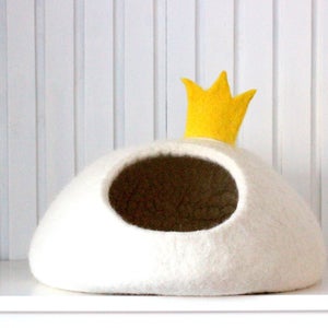 White cat bed with princess crown wool cat cave cat house handmade cat bed original gift for pets small dog bed stylish home decor modern image 2