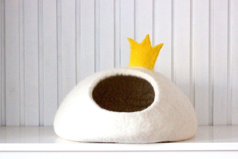 White cat bed with princess crown wool cat cave cat house handmade cat bed original gift for pets small dog bed stylish home decor modern image 2