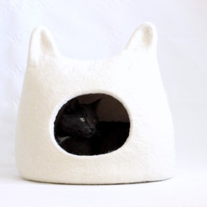 Cat bed cave from natural white felted wool. Warm and comfy pet bed. Cat lovers gift. image 2