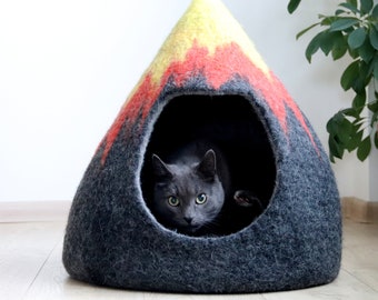 Taille XL prête à être expédiée. Volcan de lit pour animaux de compagnie en laine. Grotte de chat en feutre de pierre de lave. Cadeau pour animaux de compagnie.