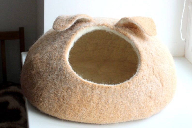 Small dog bed. Wool dog bed. Gift for pets. Wool pet bed. Etsy