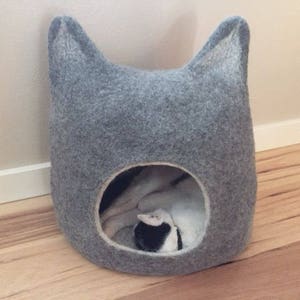 Cat bed with ears from natural grey wool. Felted wool cat cave. Small dog bed. Stylish gift for pets. image 10