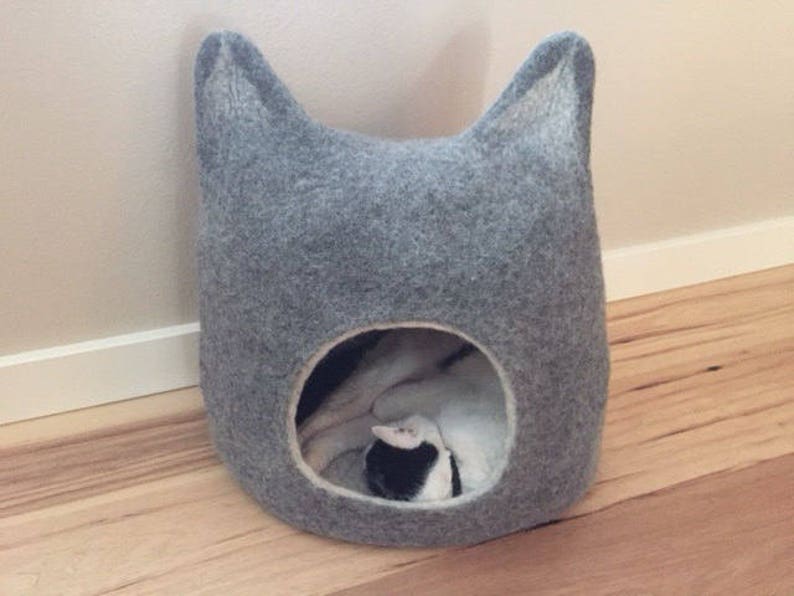 Cat bed with ears from natural grey wool. Felted wool cat cave. Small dog bed. Stylish gift for pets. image 10