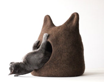 Kaffeebraunes Katzenbett. Wolle Katzenhöhle. Geschenk für Katze. Katzenhaus aus Wolle.