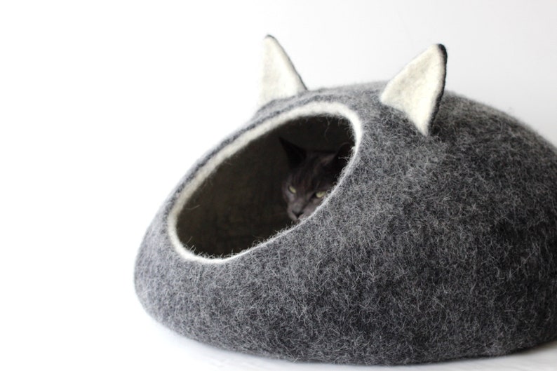 Cat cave with ears. Wool cat house. Gift for pets image 1