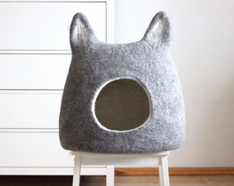 Dog bed with ears from natural grey wool. Felted wool small dog bed. Unique gift for pets holiday.