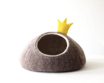 Cat bed with crown. Brown wool cat cave. Cat lover gift. Small dog bed.