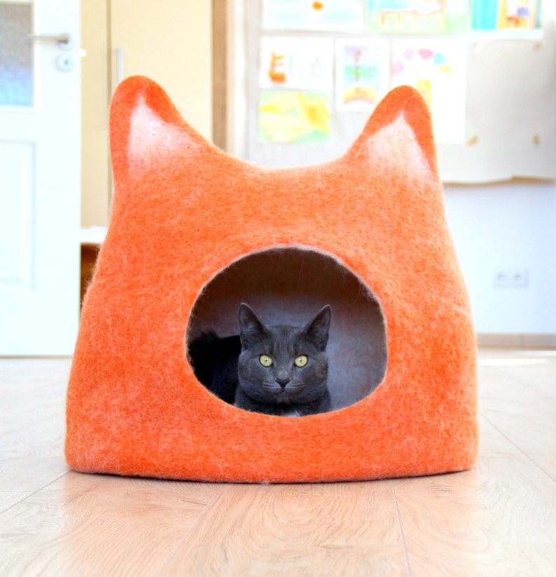 Pet houses. Wool cat bed. Felt cat cave. Orange cat house. Pets basket. 