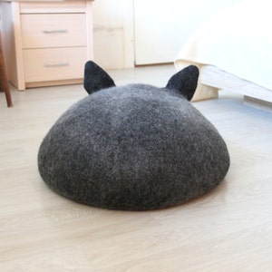 Small dog bed from natural wool in black brown with natural white. Pet bed with ears. image 4