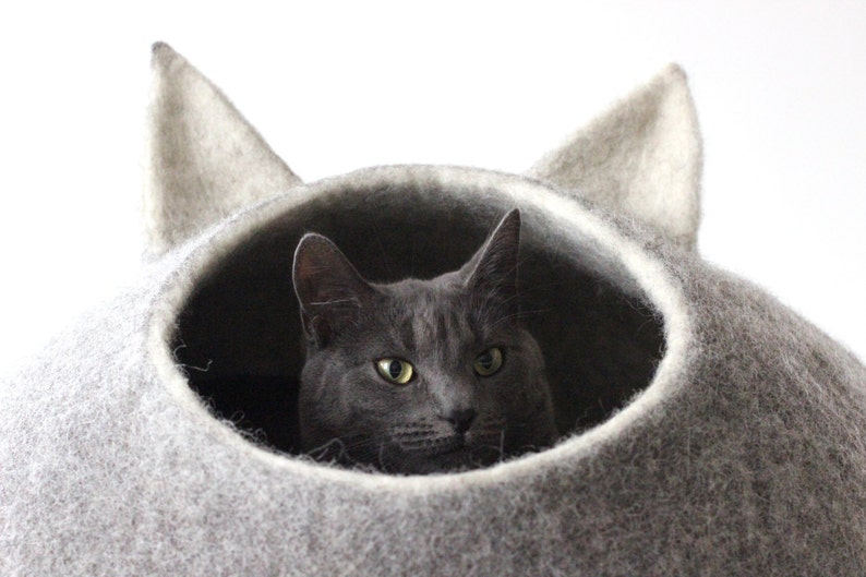 Cat bed with ears, wool cat cave cot. Cat house, cat nap. Natural grey pet bedding furniture. image 1