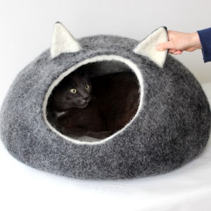 Cat cave with ears. Wool cat house. Gift for pets image 3