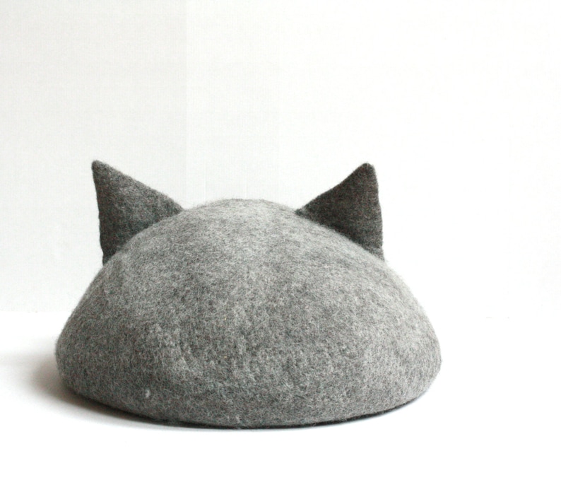 Cat bed with ears, wool cat cave cot. Cat house, cat nap. Natural grey pet bedding furniture. image 5