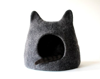 100% wool cat cave. Charcoal grey cat house. Felt cat bed.