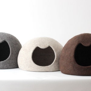 Casa para mascotas con cuna cueva y cama para gatos de color gris natural. Regalo para gato. Casa para gatos de lana de fieltro. imagen 5