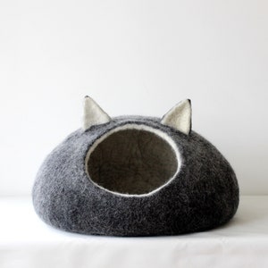 Cat cave with ears. Wool cat house. Gift for pets image 2